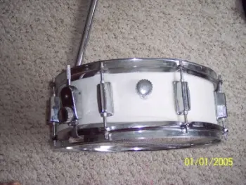 Late 70's black Ludwig 3 pc.
