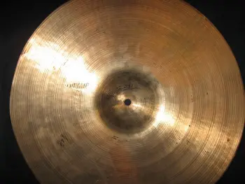 help me me id this cymbal?