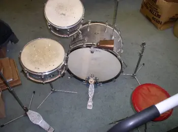 59 Slingys, the rest of the box of drums