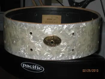 1950's Holiday Eagle Badge Snare