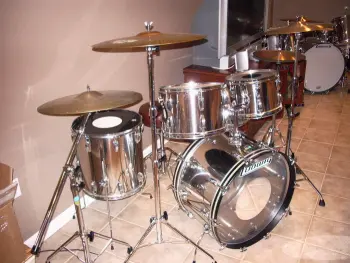 1970s S/S Ludwig Thunder Down Under