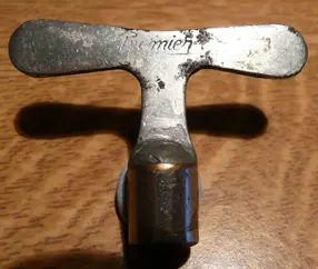 Old Premier drum key