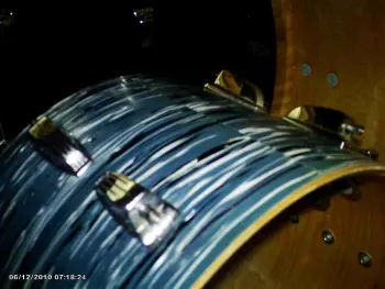 Vintage Ludwig gold sparkle Bass drum project