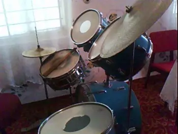 Please id this kit :)