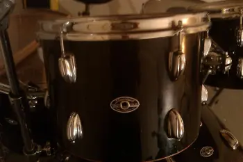 Trying to identify 70s Slingerland kit