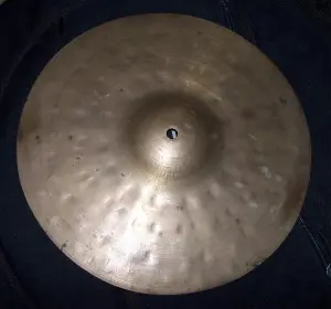 Old 11&quot; cymbal. Need help with Info