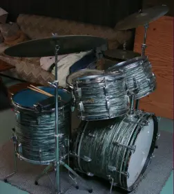 Ludwig Blue Oyster Pearl set-1960s