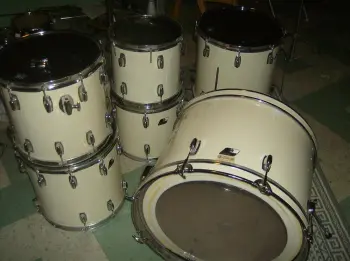 Feedback on a Old Ludwig set... Fiberglass?