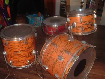 &quot;Help me indetify this Pearl kit&quot;