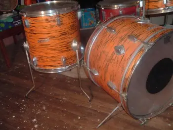 &quot;Help me indetify this Pearl kit&quot;