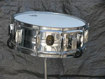Pix of the Royal Star 10 lug snare
