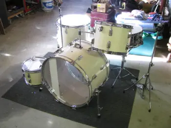 Pearl &quot;stencil&quot;set circ.1974