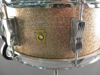 60's Ludwig snare on....