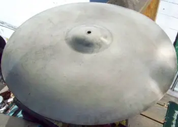 Cymbal found in garbage .. help identify?