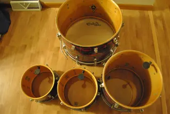 Psychedelic Red Ludwig set Keystone Badges