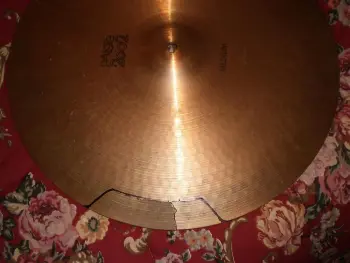 Paiste 2002 18&quot; cracked