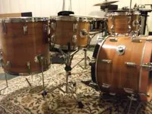 1960's roger hoilday drum set what is this worth?