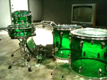 FS 70s Ludwig green vistalite kit w/ hw