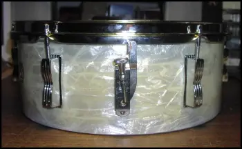 1965 Ludwig Pioneer Snare with no snare bed