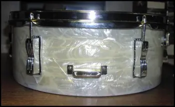 1965 Ludwig Pioneer Snare with no snare bed