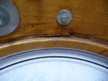 To buy or not to buy: cracks in Slingerland tom shell