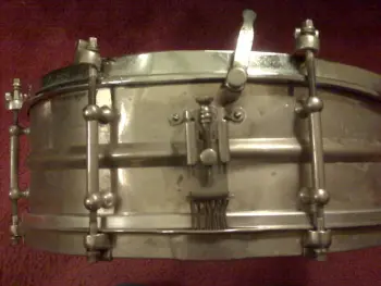 just bought a mysterious snare!  help me ID it!