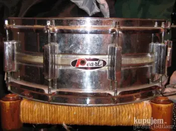Vintage Pearl snare drum