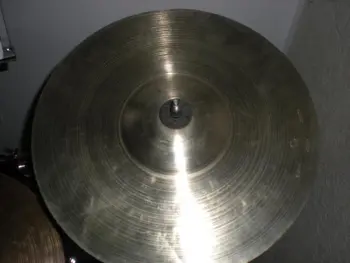 Is this Meinl cymbal?