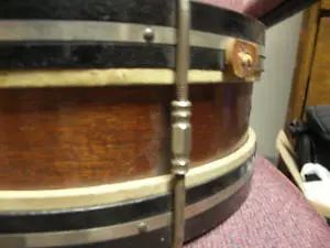 Help with a VERY old snare drum!!