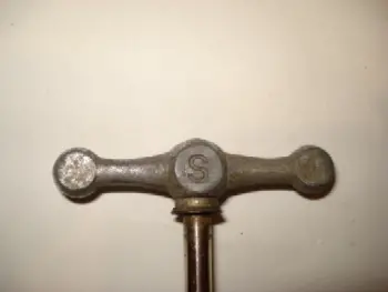 Yet another &quot;What is this?&quot;