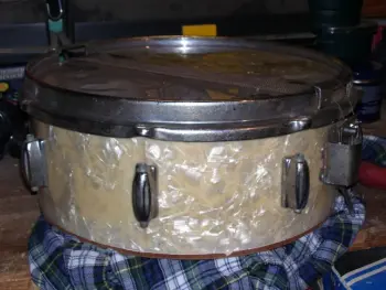 MIJ snare strainers