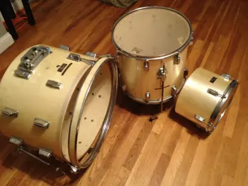 70s Pearl Fiberglass over Wood drum set
