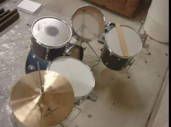 Unknown Drum Kit.