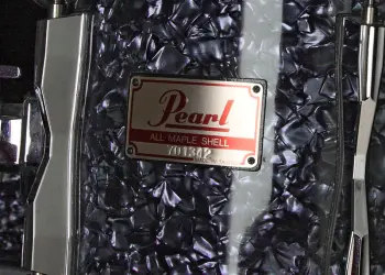 identify this 80's? pearl drum kit, por favor