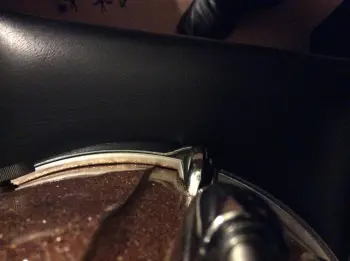 Fitting heads to gretsch round badge