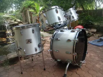 1978 Rogers Silver Metallic Sparkle Kit For Sale