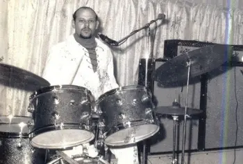 Ludwig 1965 twin 12&quot; tom and 18&quot; bass drum?