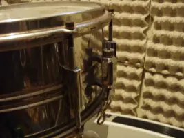Help me please identify this vintage snare