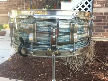 1965 Ludwig Jazzfest in Blue Oyster: Hardware Question.