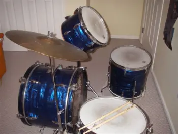 Are these Baxter Drums Vintage?