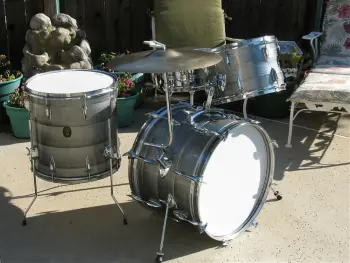 Vintage CB drums??
