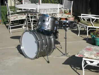 Vintage CB drums??