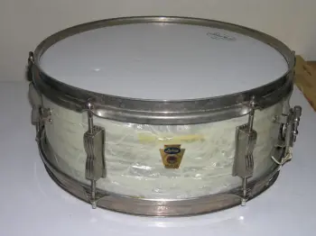 1959 Ludwig trans-badge snare drum