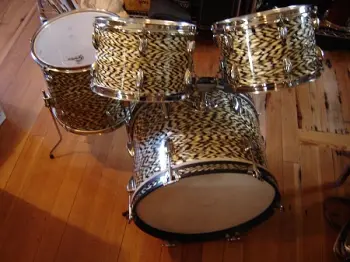 Yamaha Y-badge golden dragon kit