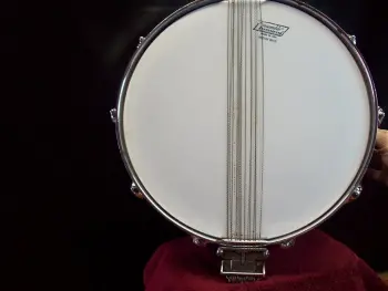 PRICE CHECK - VINTAGE LUDWIG SNARE (1978-1979) Badge #2227507