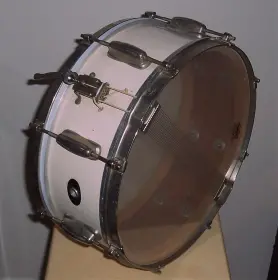 Slingy (&quot;off&quot;)white Lacquer Snare