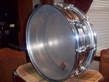 Vintage 1964_65 Snare_sn101775 (information ?)