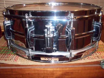 Vintage 1964_65 Snare_sn101775 (information ?)