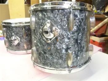 Late 40's Slingerland outfit?