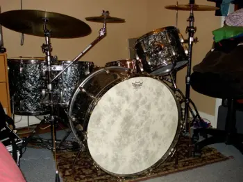 Late 40's Slingerland outfit?